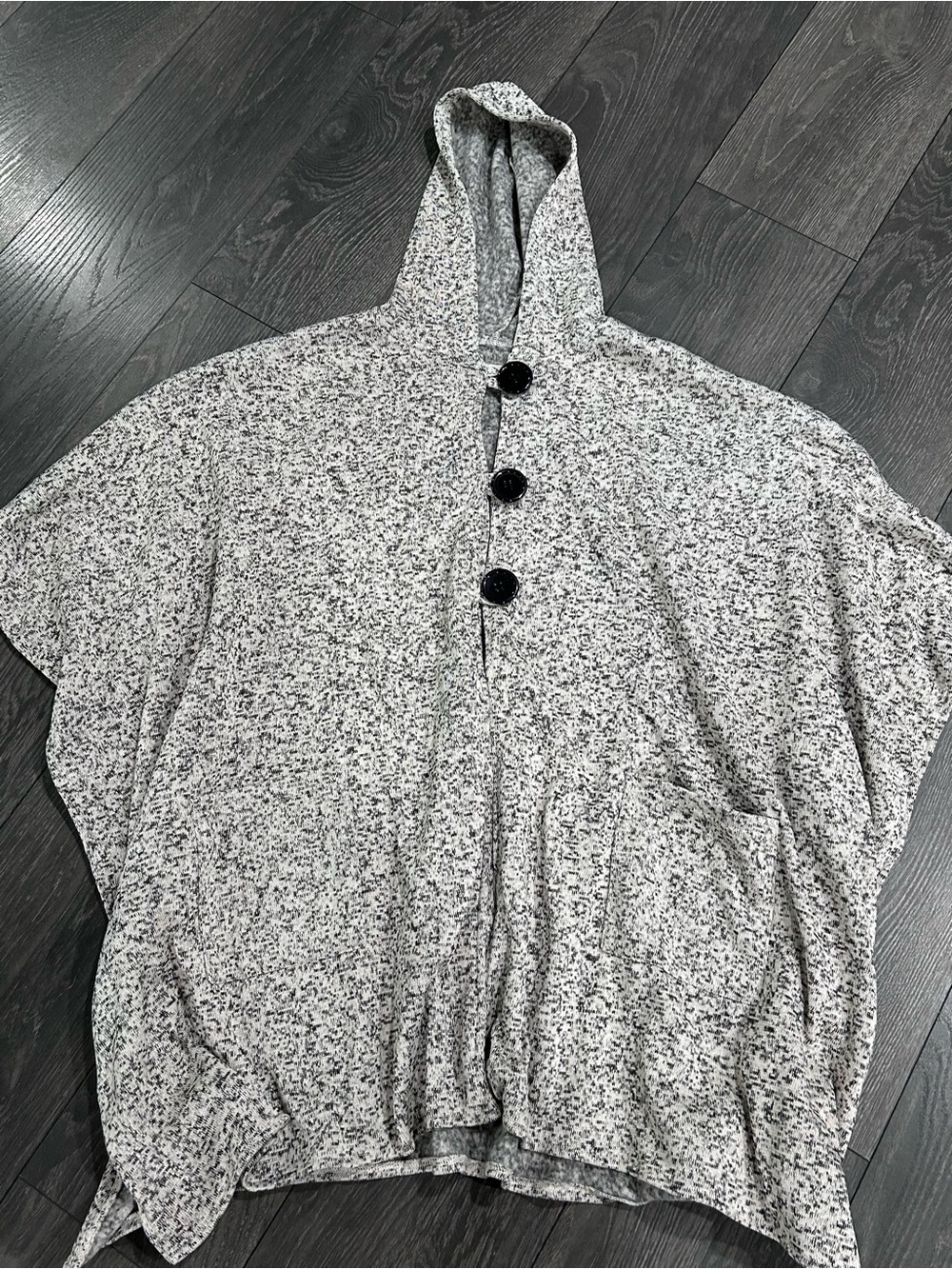 Le Moda Gray Knit Large Button-Down Cape/Poncho One Size Capelette